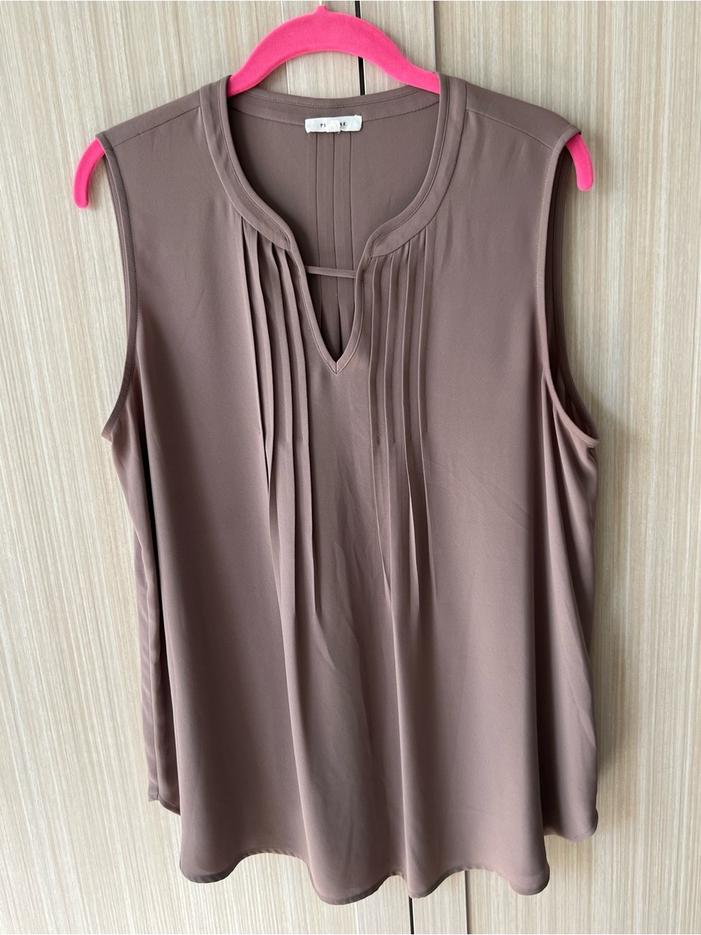 Pleione Sleeveless Pleated V-Neck Top in Taupe LG